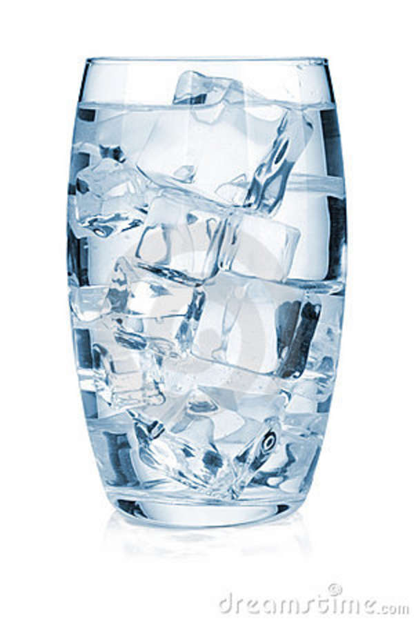 glass-of-ice-water-bnelykc7